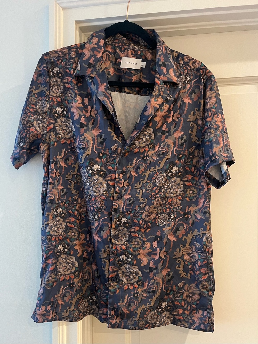 Topman Satin Revere Size Small